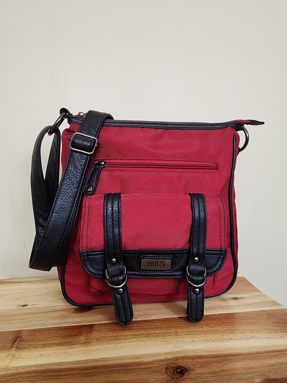 Roots Red Canvas Nylon Crossbody Bag Multi Pocket Adjustable Strap
